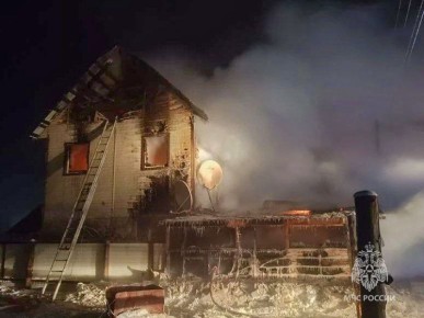 Пять человек, в том числе двое детей, погибли в результате пожара в Якутии, сообщает местное ГУ МЧС