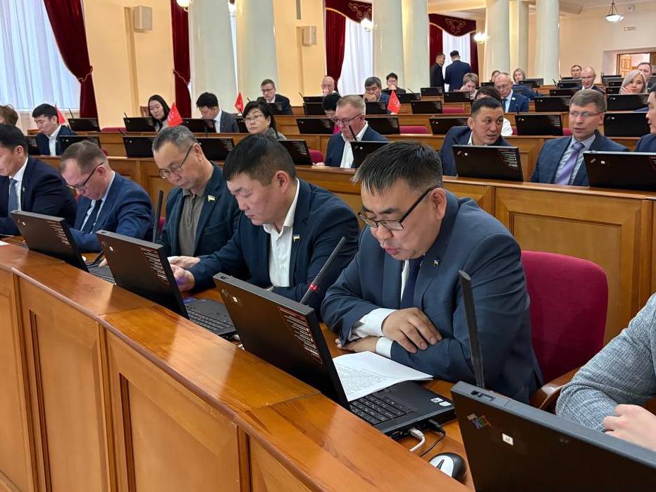 Сегодня на очередной 15-й сессии парламента республики депутаты одобрили законопроект, докладчиком по которому выступил Бэликто Цыбиков Сегодня на очередной 15-й сессии парламента республики депутаты одобрили законопроект, докладчиком по которому выступил Бэликто Цыбиков