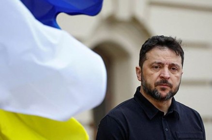 Президент Украины Владимир Зеленский допустил вынесение на голосование вопроса контроля над Донбассом, прописанном в плане по урегулированию конфликта