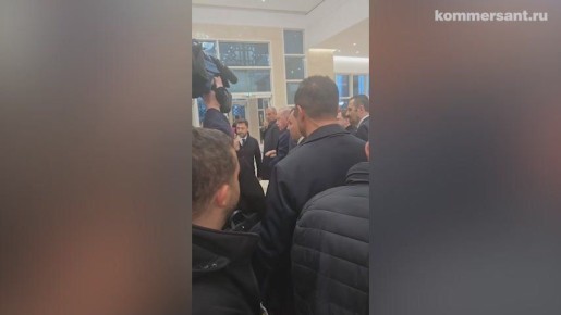 Последним из президентов расположение переговорного отеля в Ашхабаде покинул турецкий лидер Реджеп Эрдоган, передает специальный корреспондент «Ъ» Андрей Колесников