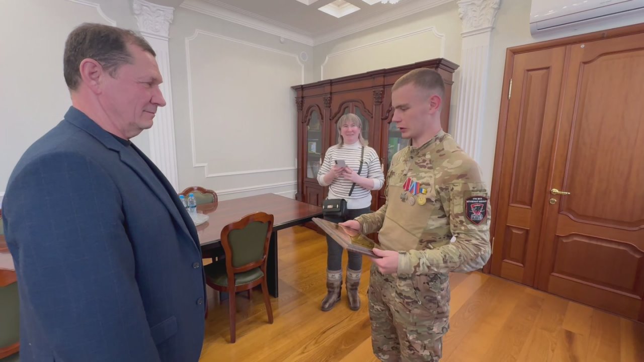 Мэр Улан-Удэ Игорь Шутенков встретился с легендарным «Росомахой»