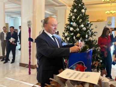 Акция «Елка добра» прошла в Народном Хурале