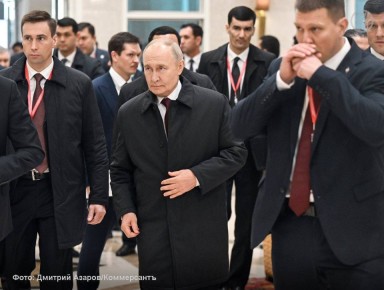 «В половине четвертого ночи Владимира Путина в аэропорту Ашхабада встретил Гурбангулы Бердымухамедов, отец нынешнего президента Туркменистана, а главное, человек, с которым Владимир Путин, можно сказать, начинал (если не...