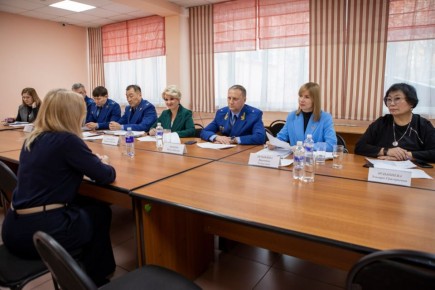 Прокурор республики обсудил проблемы травли и конфликтов в образовательных организациях