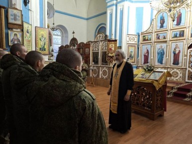 А вы знали?. День Героев Отечества зародился еще в 1051 году Все герои - от святого Георгия: в Бурятии настоятель Успенского храма раскрыл военнослужащим духовные смыслы праздника