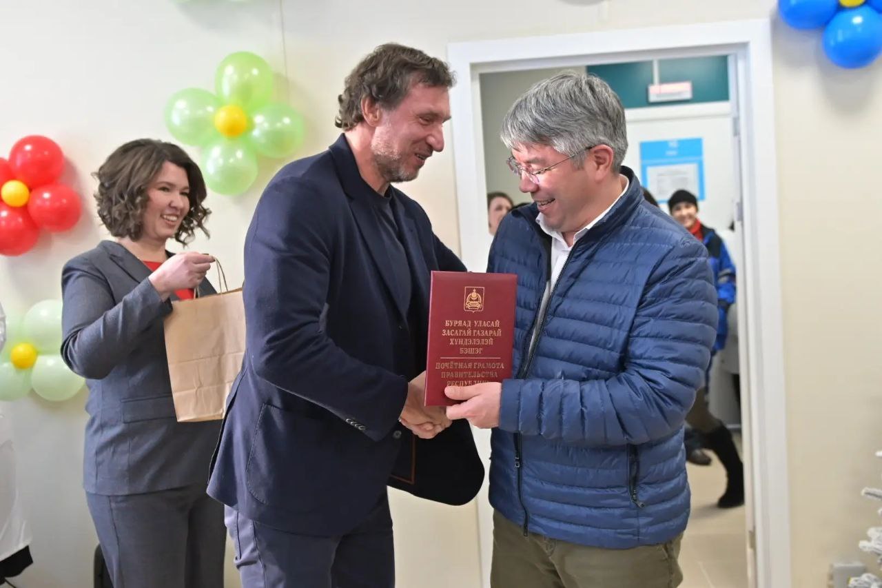 Алексей Цыденов: Сегодня в Таксимо открыли НОВУЮ ПОЛИКЛИНИКУ Алексей Цыденов: Сегодня в Таксимо открыли НОВУЮ ПОЛИКЛИНИКУ