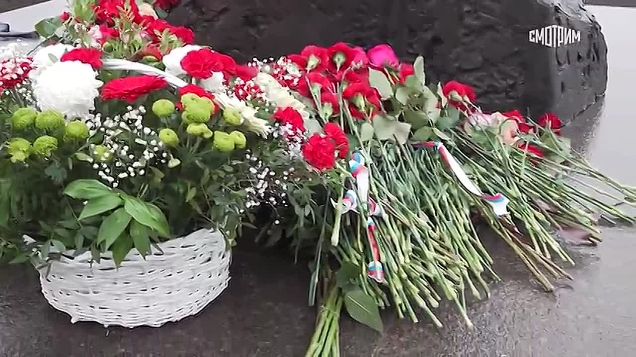 В Курчатове открыли памятник Герою России Сергею Чебневу – знаменитому комбату с позывным Отмель, который несколько недель руководил обороной Малой Локни и не дал ВСУ прорваться к Курской АЭС