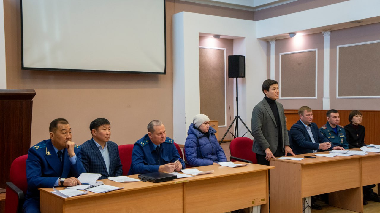 Заместитель прокурора республики встретился с предпринимателями, пострадавшими от пожара в ТЦ «Баянгол» Заместитель прокурора республики встретился с предпринимателями, пострадавшими от пожара в ТЦ «Баянгол»