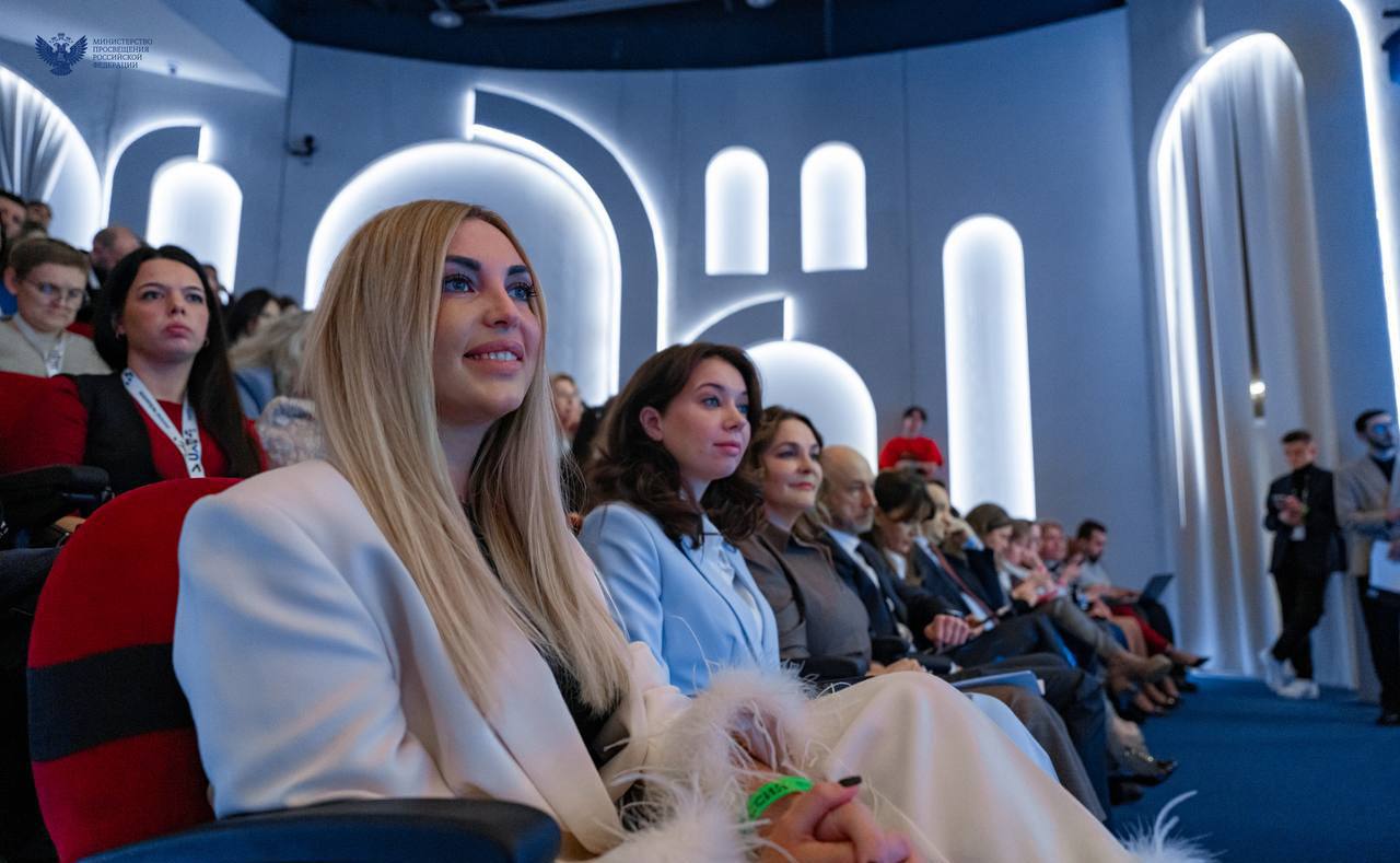 Мария Захарова встретилась с участниками Всероссийского семинара для пресс-секретарей системы образования Мария Захарова встретилась с участниками Всероссийского семинара для пресс-секретарей системы образования