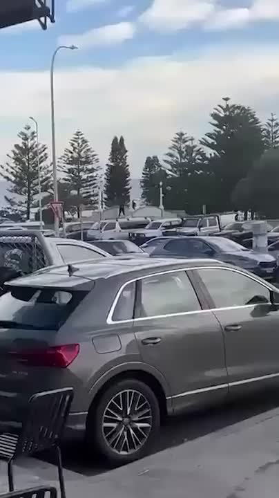 Неизвестные открыли огонь в районе пляжа Бонди в Сиднее