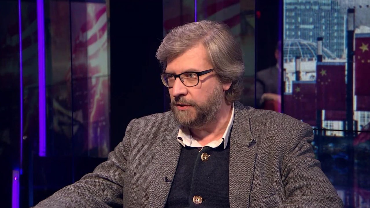 Евросоюз ввел санкции против председателя совета Фонда развития и поддержки "Валдая" Андрея Быстрицкого и директора по научной работе фонда Федора Лукьянова Евросоюз ввел санкции против председателя совета Фонда развития и поддержки "Валдая" Андрея Быстрицкого и директора по научной работе фонда Федора Лукьянова