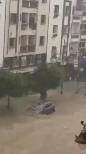 Проливные дожди вызвали наводнение в провинции Сафи на западе Марокко