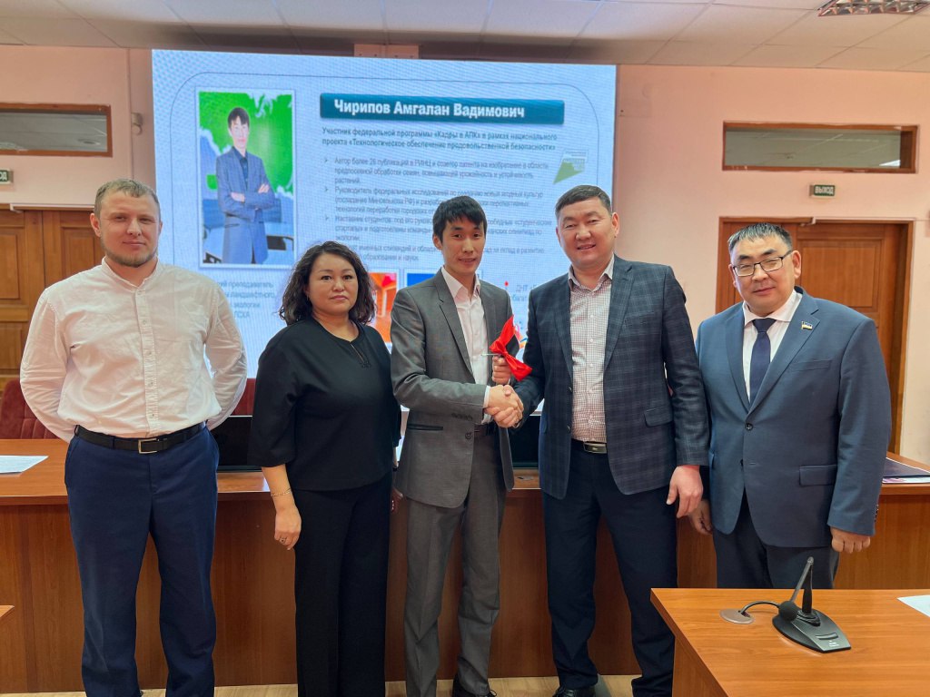 Молодой учёный получил жильё по федеральной программе