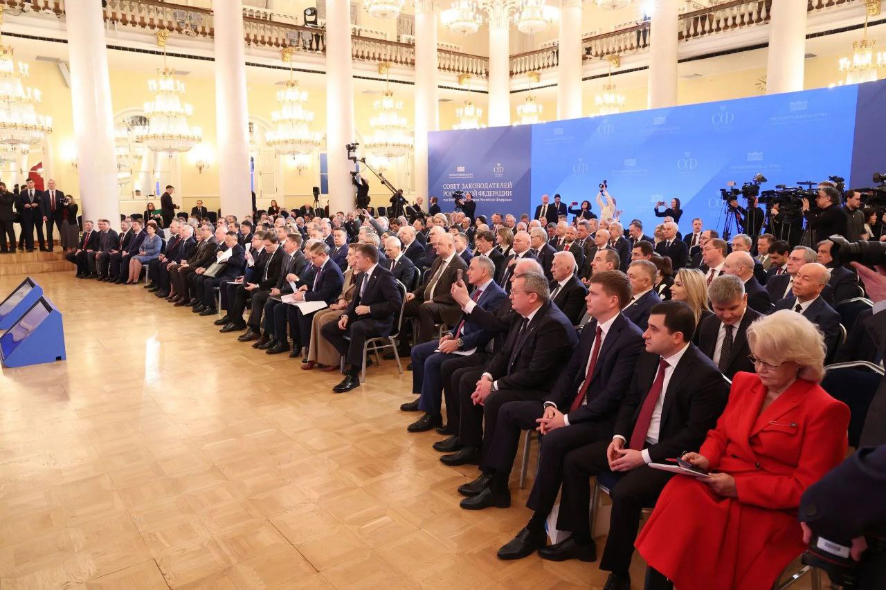 Глава Минстроя России Ирек Файзуллин выступил с докладом на заседании Совета законодателей РФ при Федеральном Собрании РФ Глава Минстроя России Ирек Файзуллин выступил с докладом на заседании Совета законодателей РФ при Федеральном Собрании РФ