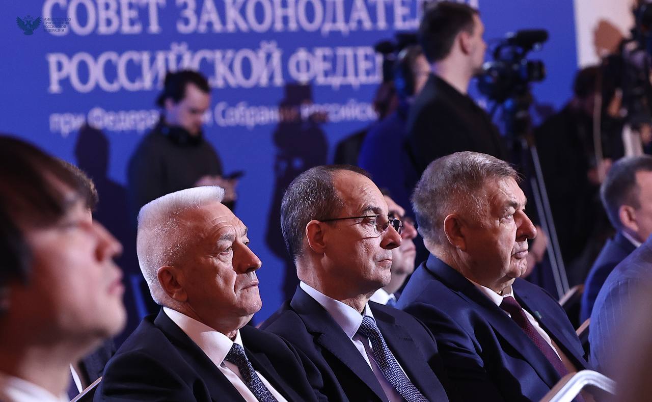 Сергей Кравцов рассказал о мерах по сохранению и укреплению здоровья детей в школах Сергей Кравцов рассказал о мерах по сохранению и укреплению здоровья детей в школах