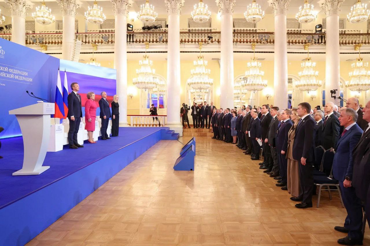 Глава Минстроя России Ирек Файзуллин выступил с докладом на заседании Совета законодателей РФ при Федеральном Собрании РФ Глава Минстроя России Ирек Файзуллин выступил с докладом на заседании Совета законодателей РФ при Федеральном Собрании РФ