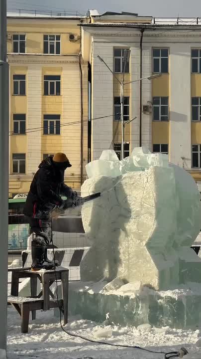 В центре Улан-Удэ разрастается новогодний городок