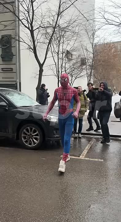 «Долина - тоже Человек-паук!»