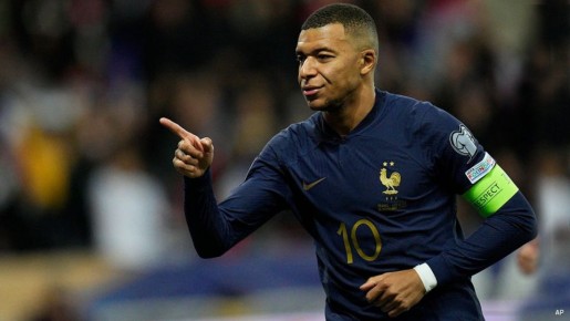 Парижский суд обязал футбольный клуб "ПСЖ" выплатить более 60 млн евро игроку Килиану Мбаппе в качестве компенсации зарплаты и бонусов, сообщает издание L'equipe со ссылкой на инстанцию