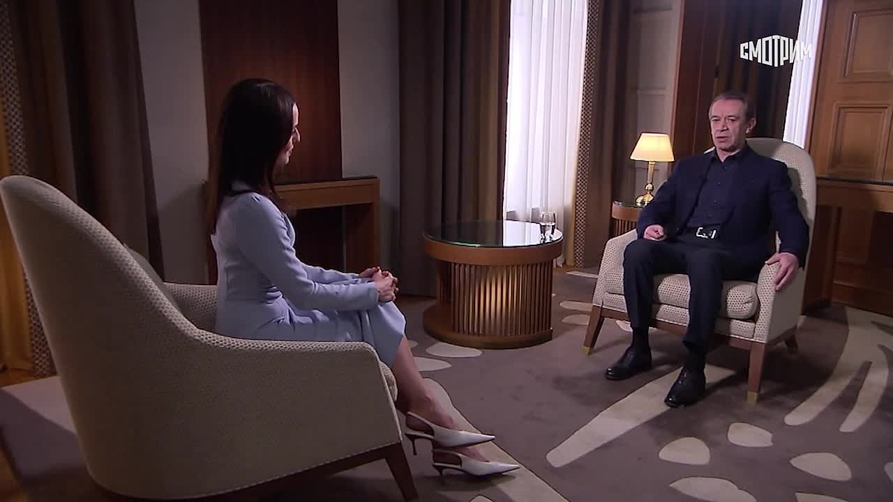 "Это абсолютно самостоятельные творческие единицы": художественный руководитель Московского Театра Олега Табакова и театра "Современник" Владимир Машков в интервью "России 24" рассказал, что не будет объединять коллективы...