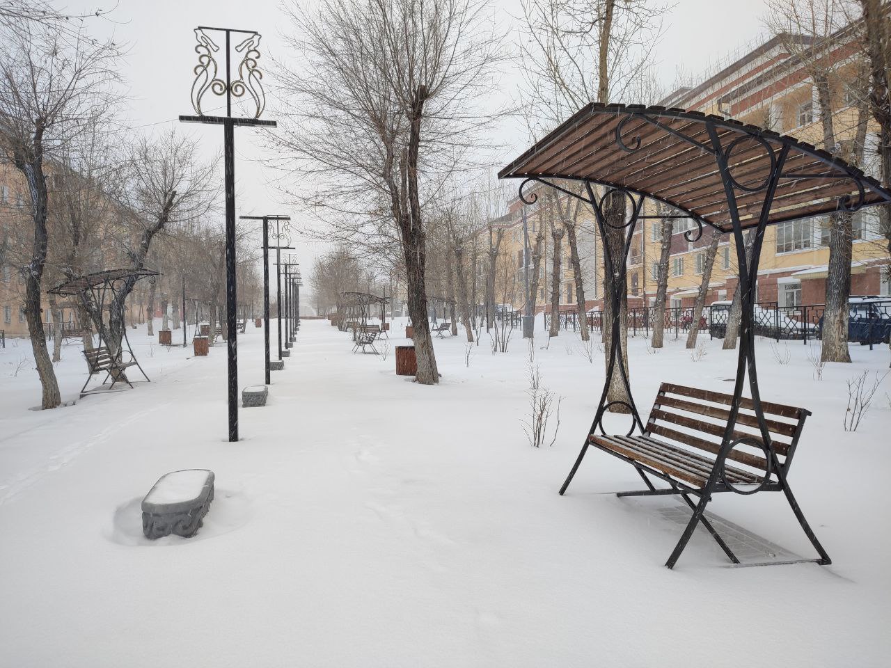 А снег идет: в Улан-Удэ ожидают усиления снегопада