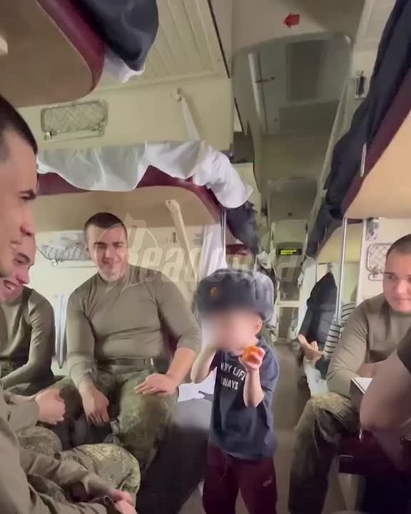 Подарок с фронта. Русские солдаты воплотили мечту мальчика, отправив ему новогодний подарок