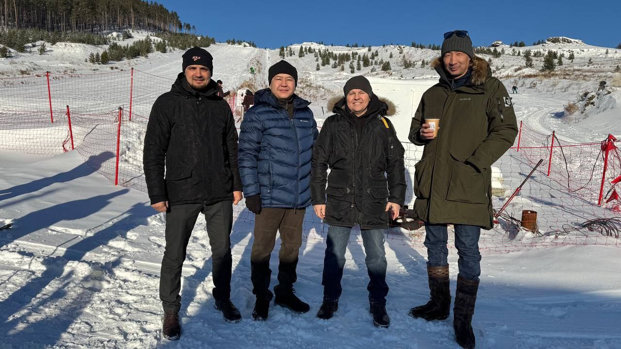 Сегодня на горнолыжном комплексе «Гора Орлиная» официально открыли сезон Сегодня на горнолыжном комплексе «Гора Орлиная» официально открыли сезон