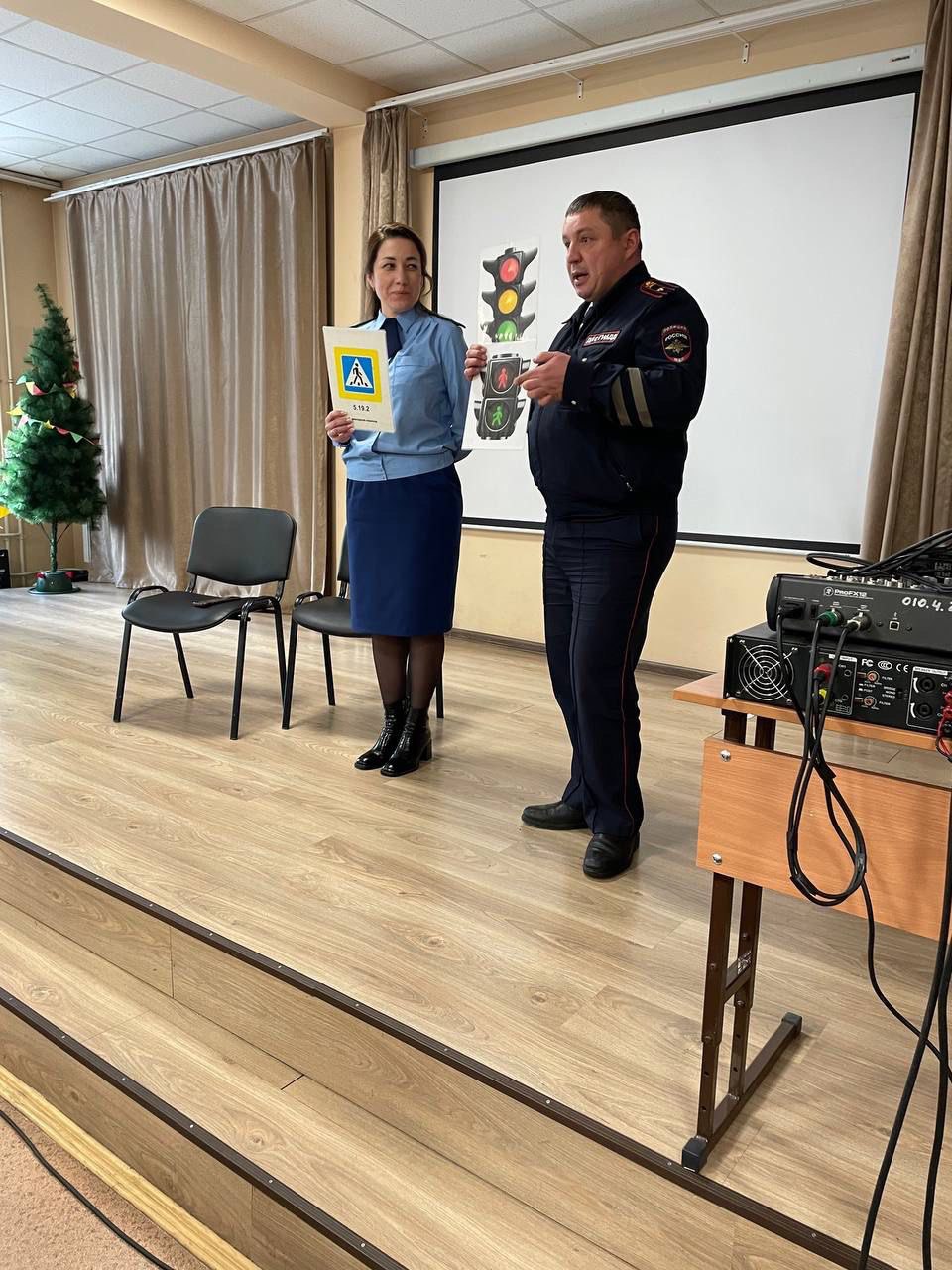 Прокуратура провела мероприятия по правовому просвещению для школьников и студентов