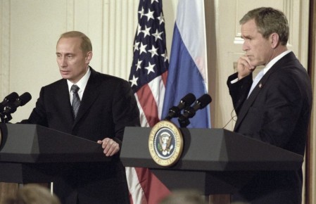 "Предупреждал США": Штаты рассекретили переговоры Путина и Буша-младшего