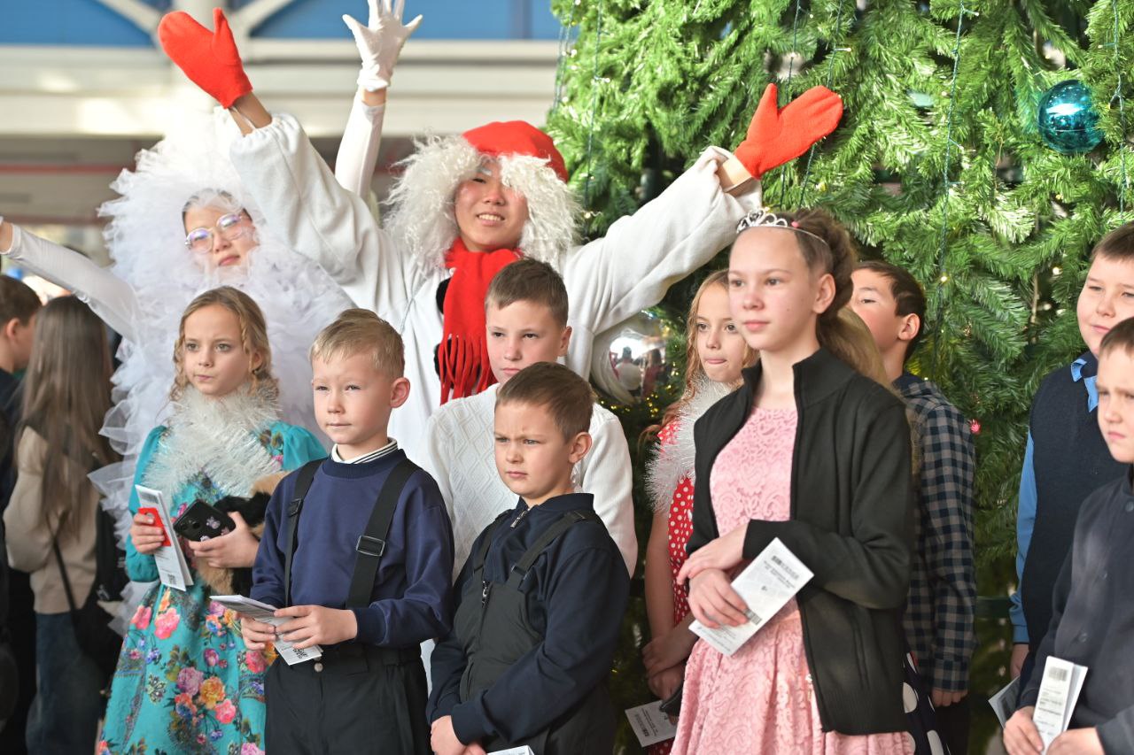 Алексей Цыденов: Для наших маленьких жителей сегодня открыли Главную ёлку Бурятии! Алексей Цыденов: Для наших маленьких жителей сегодня открыли Главную ёлку Бурятии!