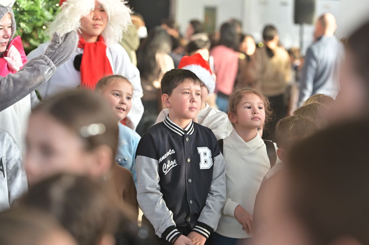 Алексей Цыденов: Для наших маленьких жителей сегодня открыли Главную ёлку Бурятии! Алексей Цыденов: Для наших маленьких жителей сегодня открыли Главную ёлку Бурятии!