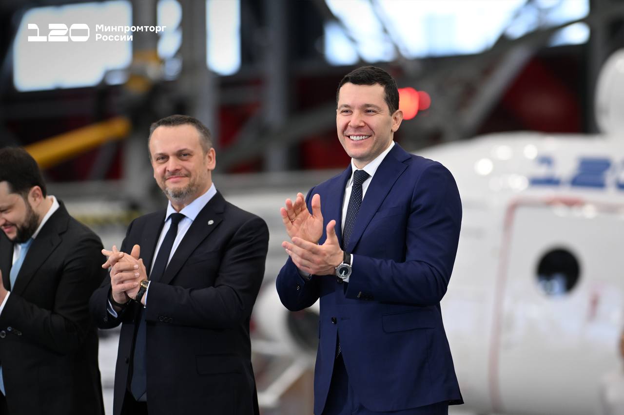 Антон Алиханов принял участие в церемонии передачи 4 вертолетов Ми-8МТВ-1 Антон Алиханов принял участие в церемонии передачи 4 вертолетов Ми-8МТВ-1