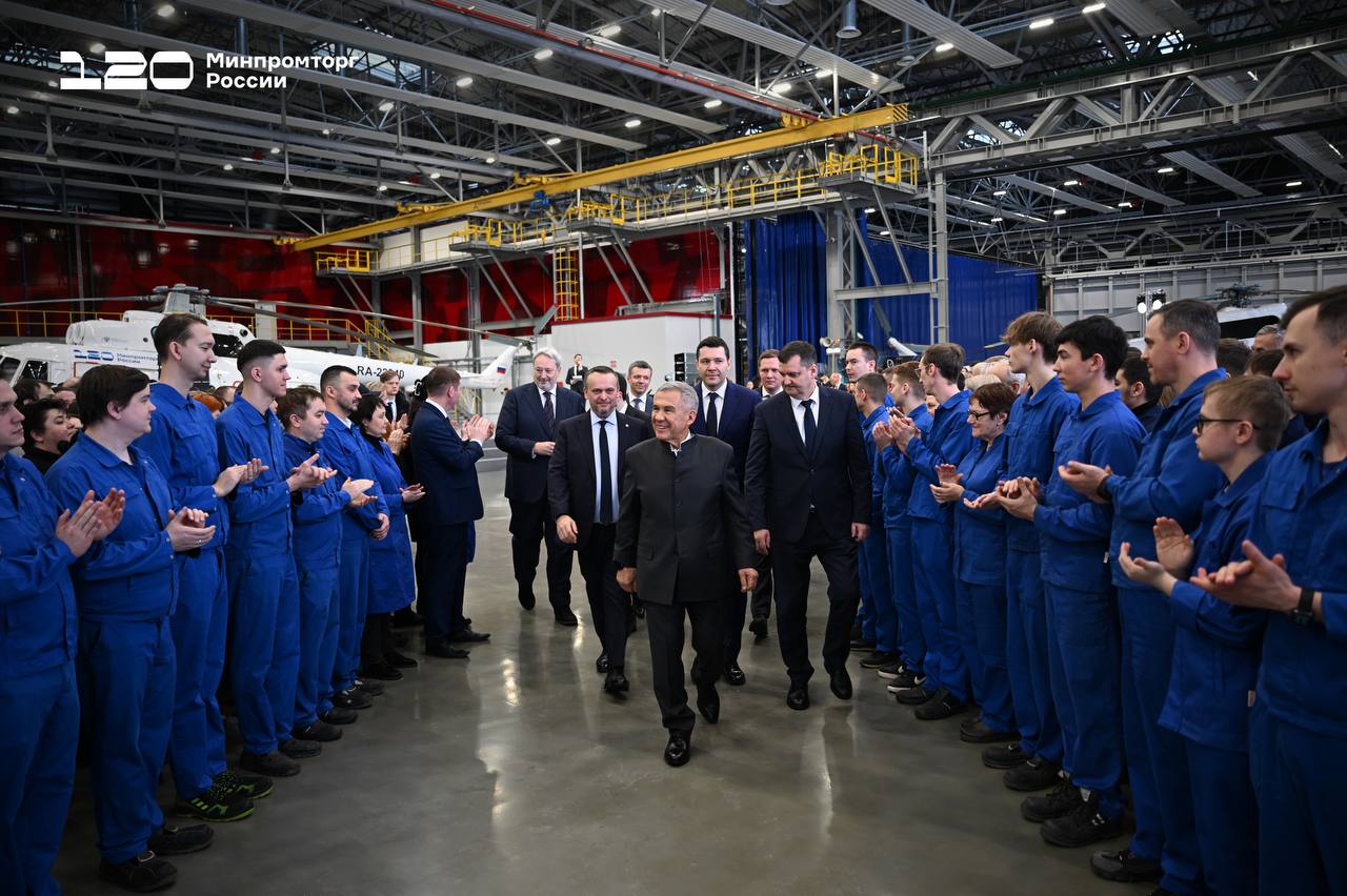 Антон Алиханов принял участие в церемонии передачи 4 вертолетов Ми-8МТВ-1 Антон Алиханов принял участие в церемонии передачи 4 вертолетов Ми-8МТВ-1