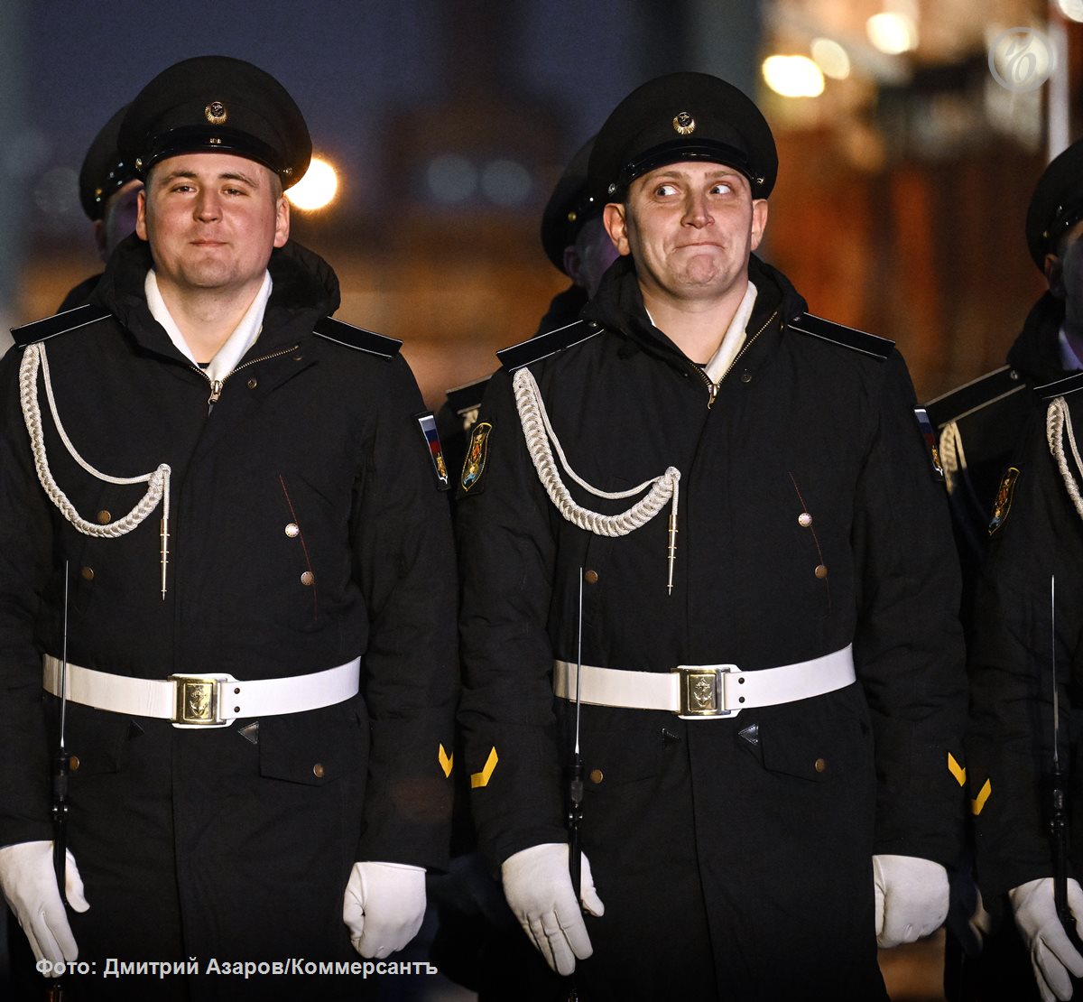 Самые яркие кадры специального корреспондента «Коммерсанта» Дмитрия Азарова за прошедший год — в объективе спецкора «Ъ» Самые яркие кадры специального корреспондента «Коммерсанта» Дмитрия Азарова за прошедший год — в объективе спецкора «Ъ»