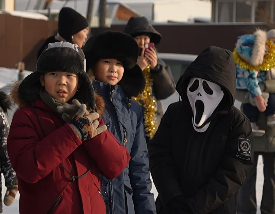 «Раз, два, три! Ёлочка, гори!» Новогодний праздник прошёл в ТОСе «Туяа»