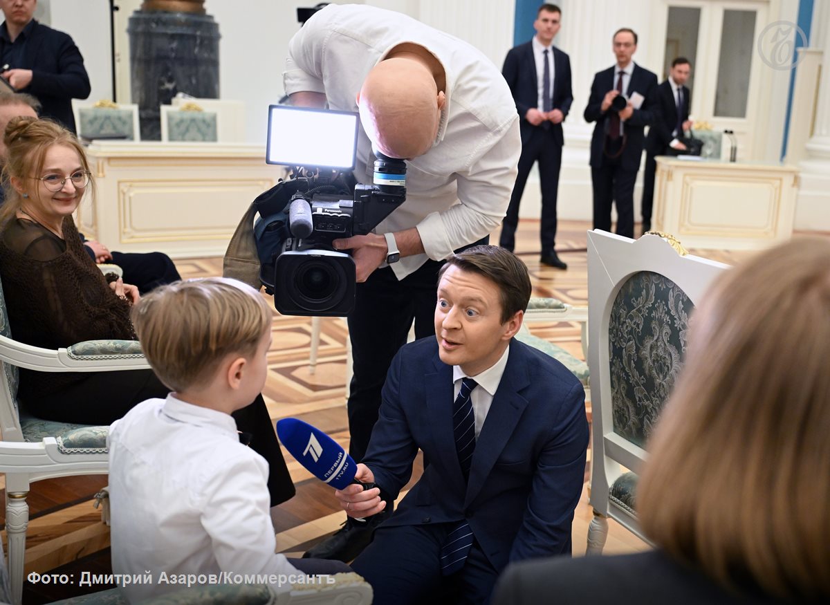 Самые яркие кадры специального корреспондента «Коммерсанта» Дмитрия Азарова за прошедший год — в объективе спецкора «Ъ» Самые яркие кадры специального корреспондента «Коммерсанта» Дмитрия Азарова за прошедший год — в объективе спецкора «Ъ»