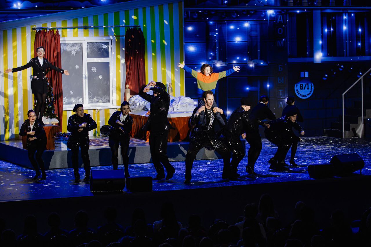 Никита Михалков: По-настоящему счастлив сообщить, что в Москве во время новогодних каникул на «Динамо Арене» будет проходить новогоднее шоу «Дядя Стёпа. Говорят: Под Новый год…» по произведениям моего отца Сергея Михалкова... Никита Михалков: По-настоящему счастлив сообщить, что в Москве во время новогодних каникул на «Динамо Арене» будет проходить новогоднее шоу «Дядя Стёпа. Говорят: Под Новый год…» по произведениям моего отца Сергея Михалкова...