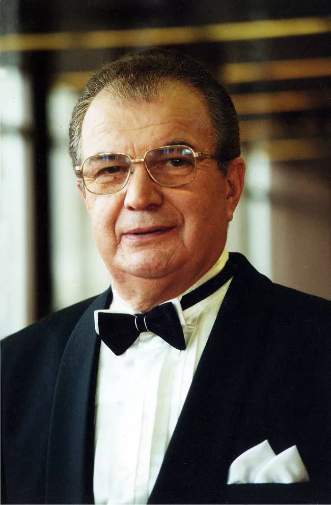 Умер народный артист России Эмиль Кио, ему было 88 лет, сообщил глава Большого Московского государственного цирка Эдгард Запашный