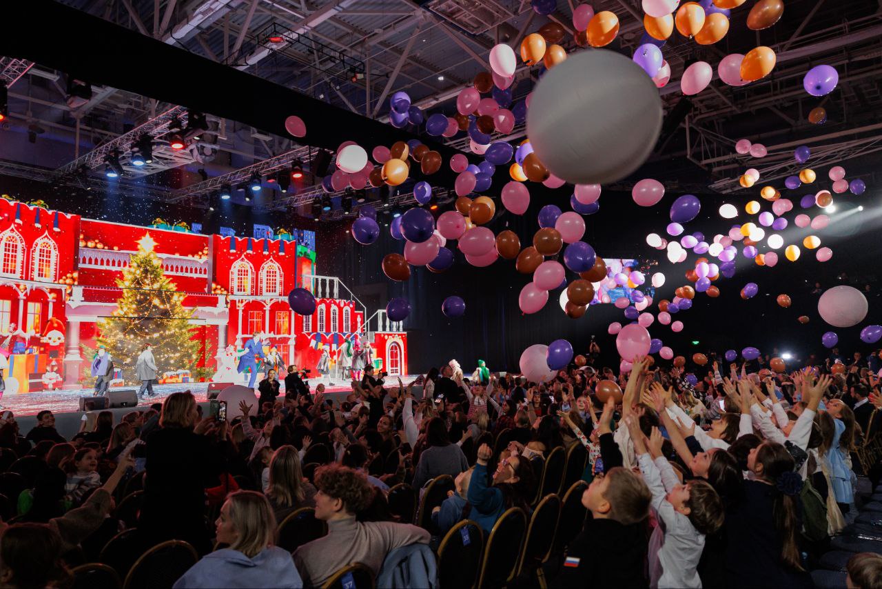 Никита Михалков: По-настоящему счастлив сообщить, что в Москве во время новогодних каникул на «Динамо Арене» будет проходить новогоднее шоу «Дядя Стёпа. Говорят: Под Новый год…» по произведениям моего отца Сергея Михалкова... Никита Михалков: По-настоящему счастлив сообщить, что в Москве во время новогодних каникул на «Динамо Арене» будет проходить новогоднее шоу «Дядя Стёпа. Говорят: Под Новый год…» по произведениям моего отца Сергея Михалкова...