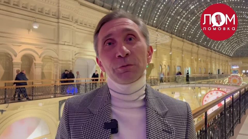 Продюсер и резидент Comedy Club Дмитрий Грачев поздравил читателей «Ломовки» с Новым годом