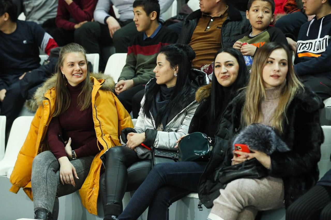 24 команды поборются за юбилейный Кубок Улан-Удэ по футзалу 24 команды поборются за юбилейный Кубок Улан-Удэ по футзалу