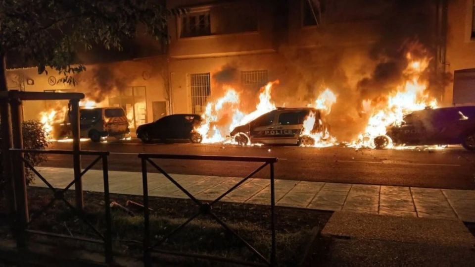 По числу сожжённых машин в новогоднюю ночь Франция побила собственный рекорд