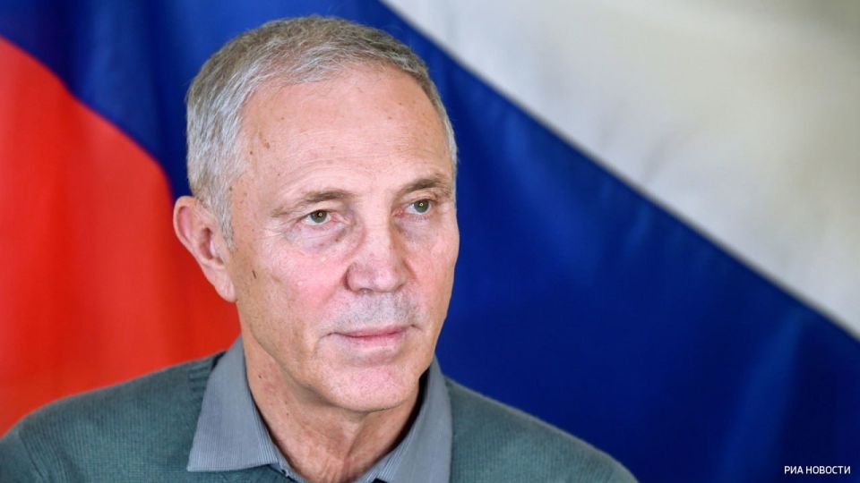 Киев выпустил три БПЛА по кафе и отелю в селе Хорлы в ночь на 1 января, второй беспилотник нес боезаряд порядка 20 кг тротила, сообщил губернатор Херсонской области Владимир Сальдо в эфире "Соловьёв Live"