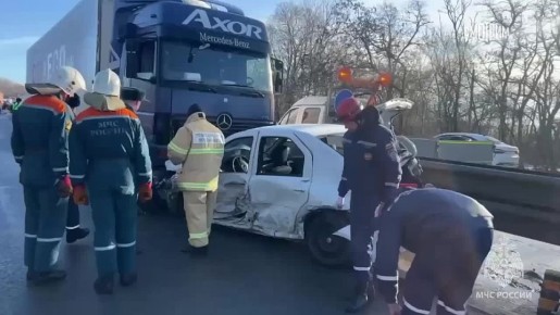 Четыре человека погибли, двое пострадали в результате ДТП в Ростовской области, сообщает МЧС региона