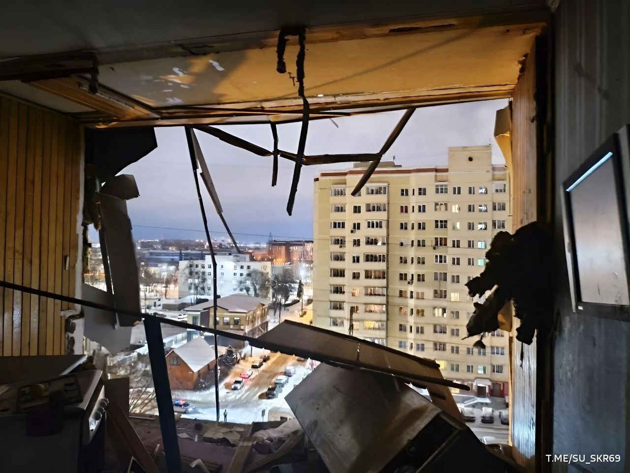 Взрыв бытового газа, предварительно, стал причиной возгорания в одной из квартир многоэтажного дома в Твери, в результате которого погиб человек, сообщили в СК