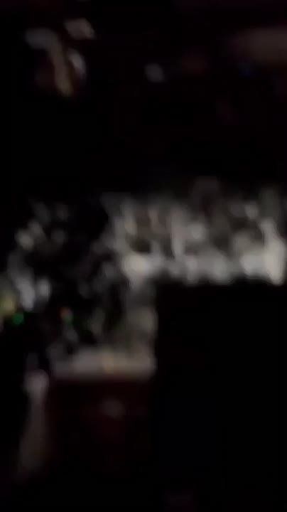 Очевидцы публикуют в соцсетях кадры стрельбы и взрывов в Каракасе