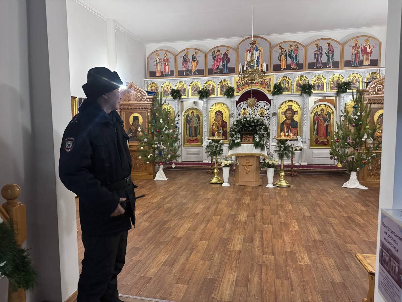 Полиция Бурятии поздравляет всех жителей и гостей региона с светлым праздником Рождества Христова! Полиция Бурятии поздравляет всех жителей и гостей региона с светлым праздником Рождества Христова!