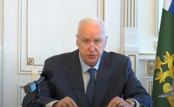 13-летний ребёнок столкнулся с деревом, катаясь с горке в микрорайоне Восточный