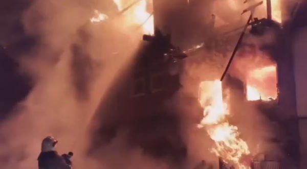 Утром 10 января в СНТ «Нептун» города Северобайкальск произошло возгорание четырёх дачных домов