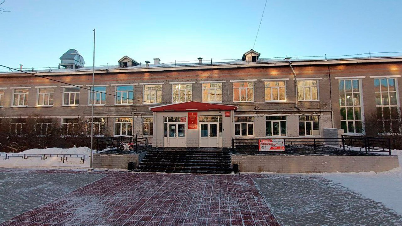 В Улан-Удэ отремонтировали поврежденную стену гимназии